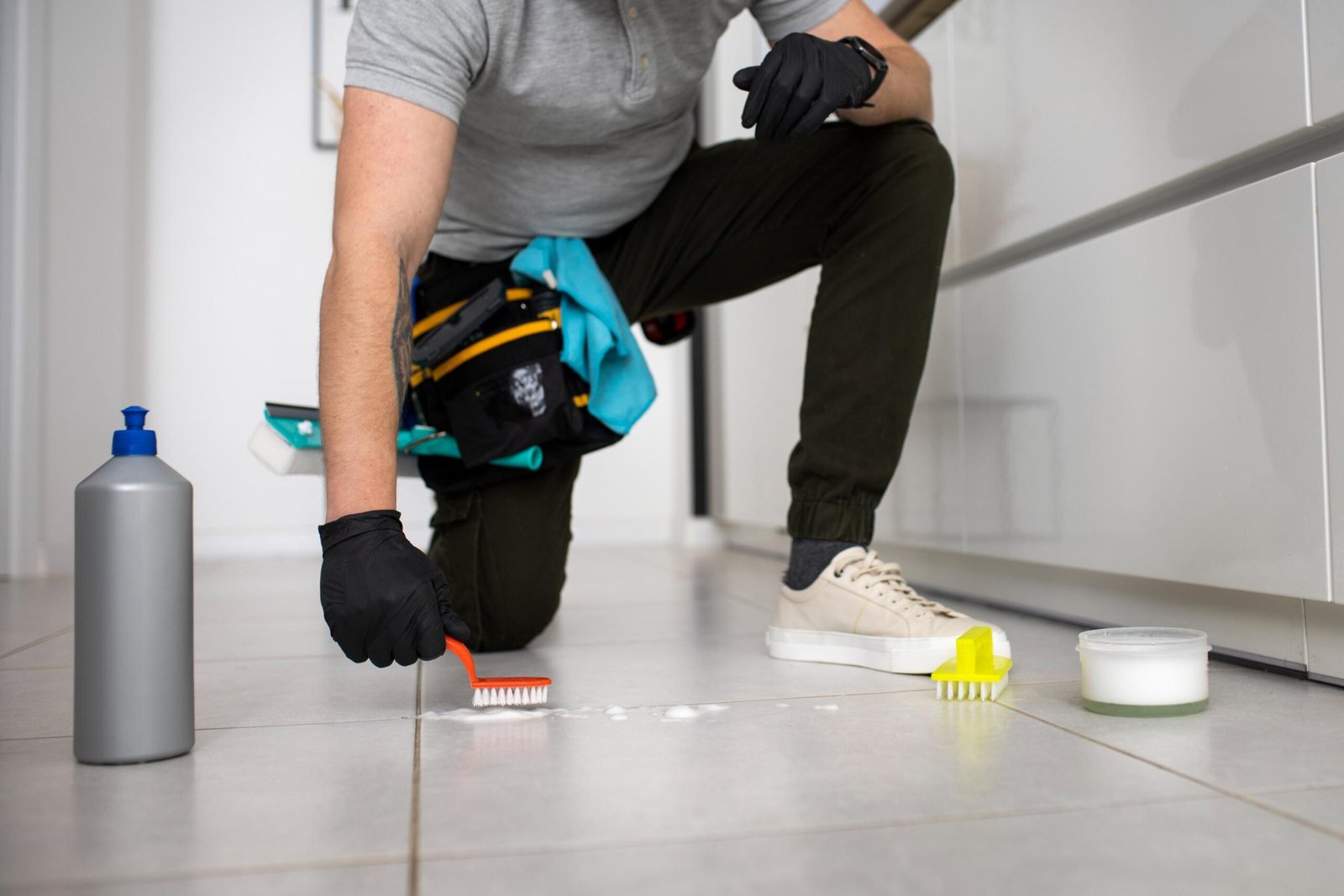 man-doing-professional-home-cleaning-service